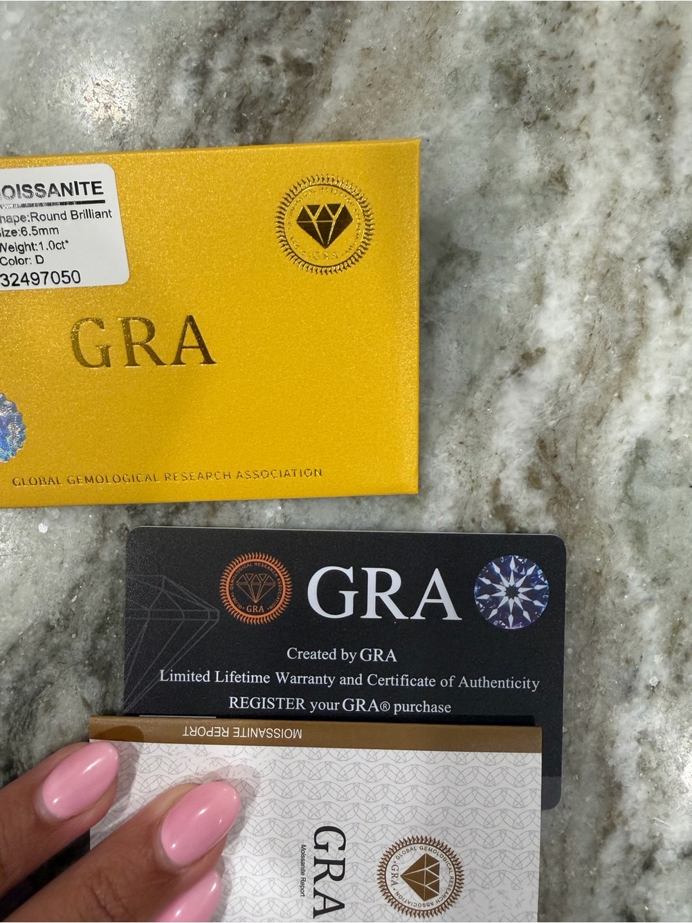 GRA Certified 1.0 Ct round brilliant
